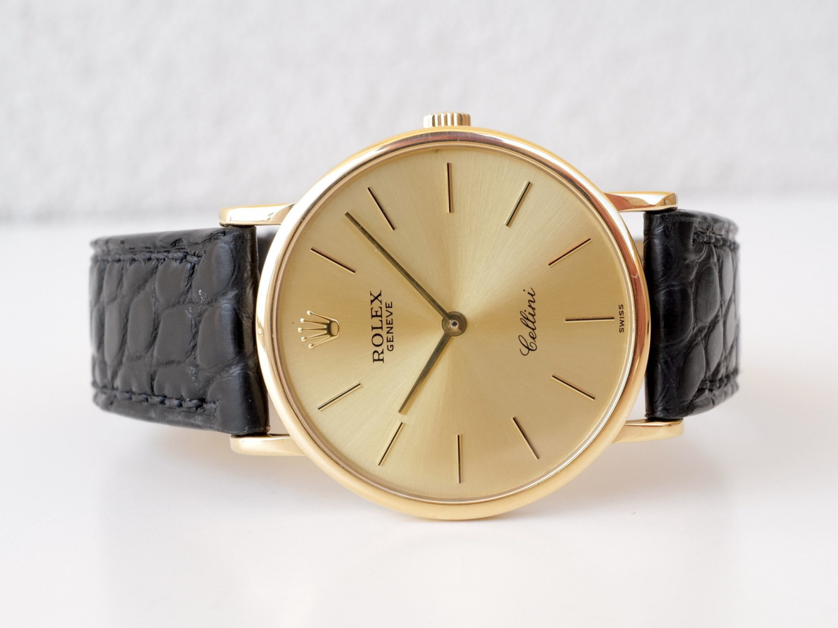 Швейцарские часы Rolex Cellini 18K Yellow Gold Manual Winding 32