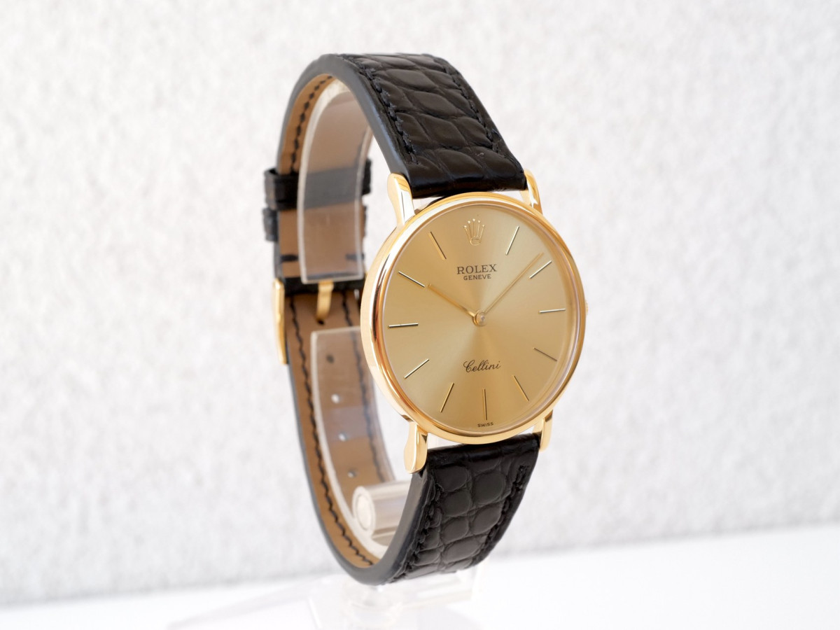 Швейцарские часы Rolex Cellini 18K Yellow Gold Manual Winding 32