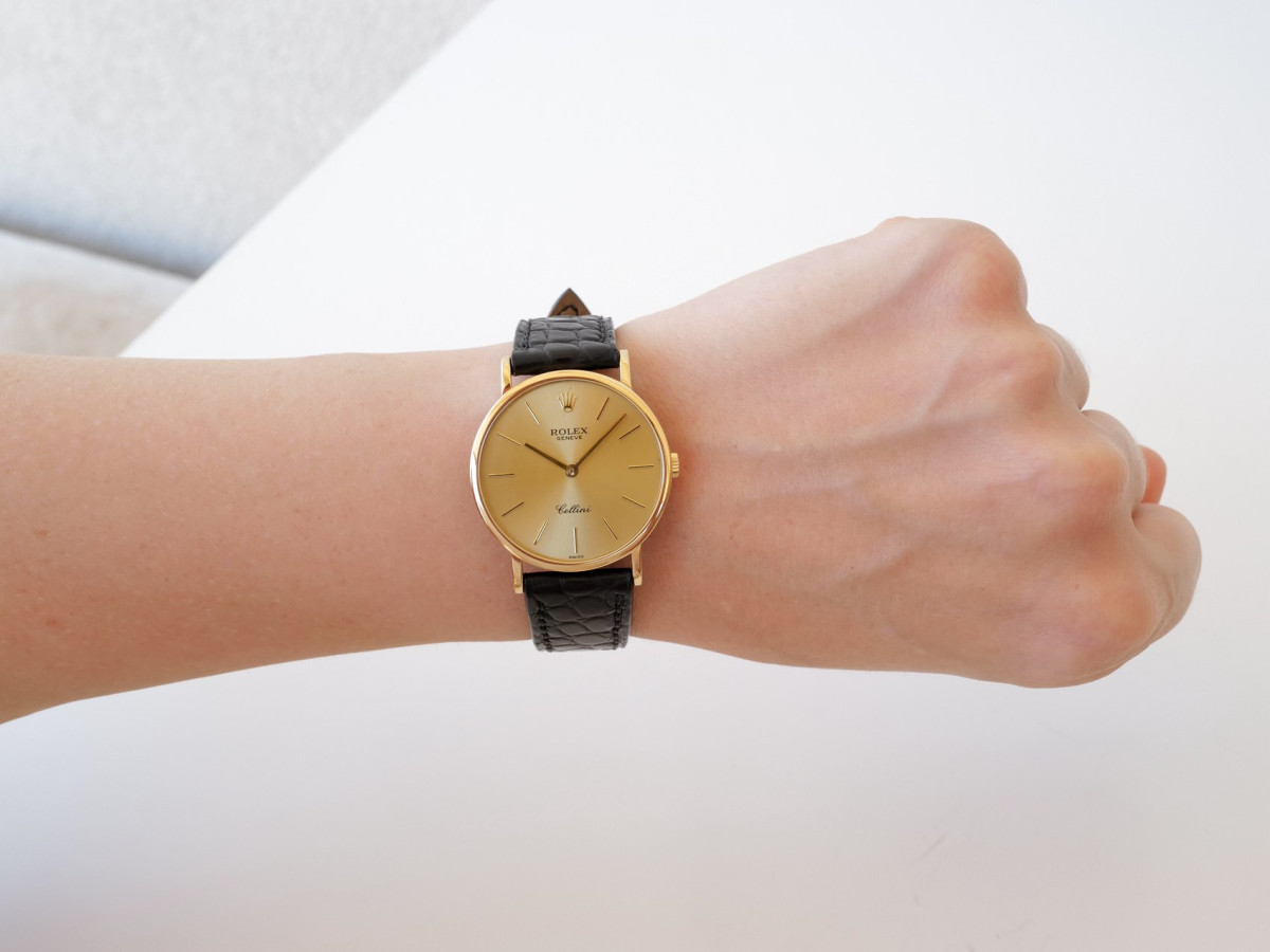 Швейцарские часы Rolex Cellini 18K Yellow Gold Manual Winding 32