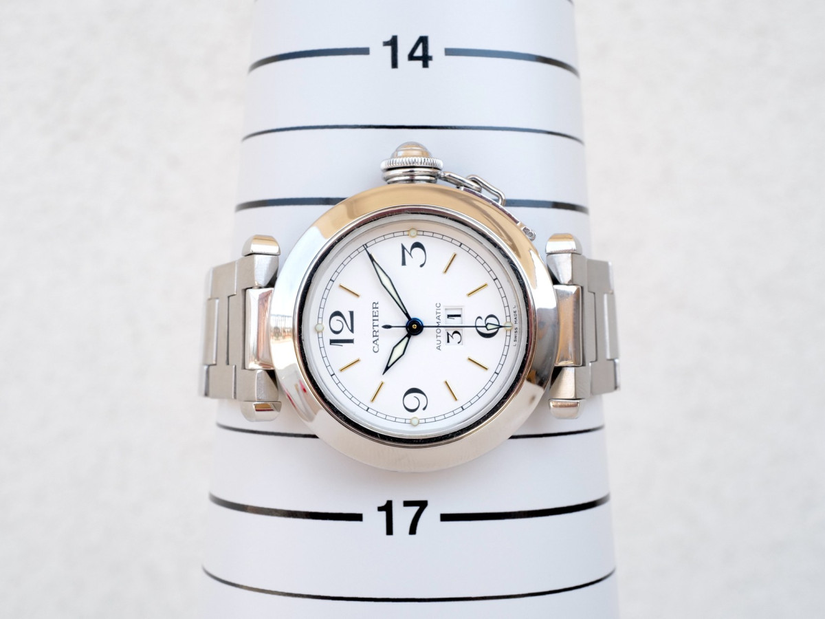 Швейцарський годинник Cartier Pasha C Big Date Midsize White Dial Automatic 35