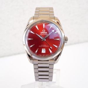 Швейцарские часы Omega Seamaster Aqua Terra 150M Co-Axial Master Chronometer Shades Terracotta Red Dial 38