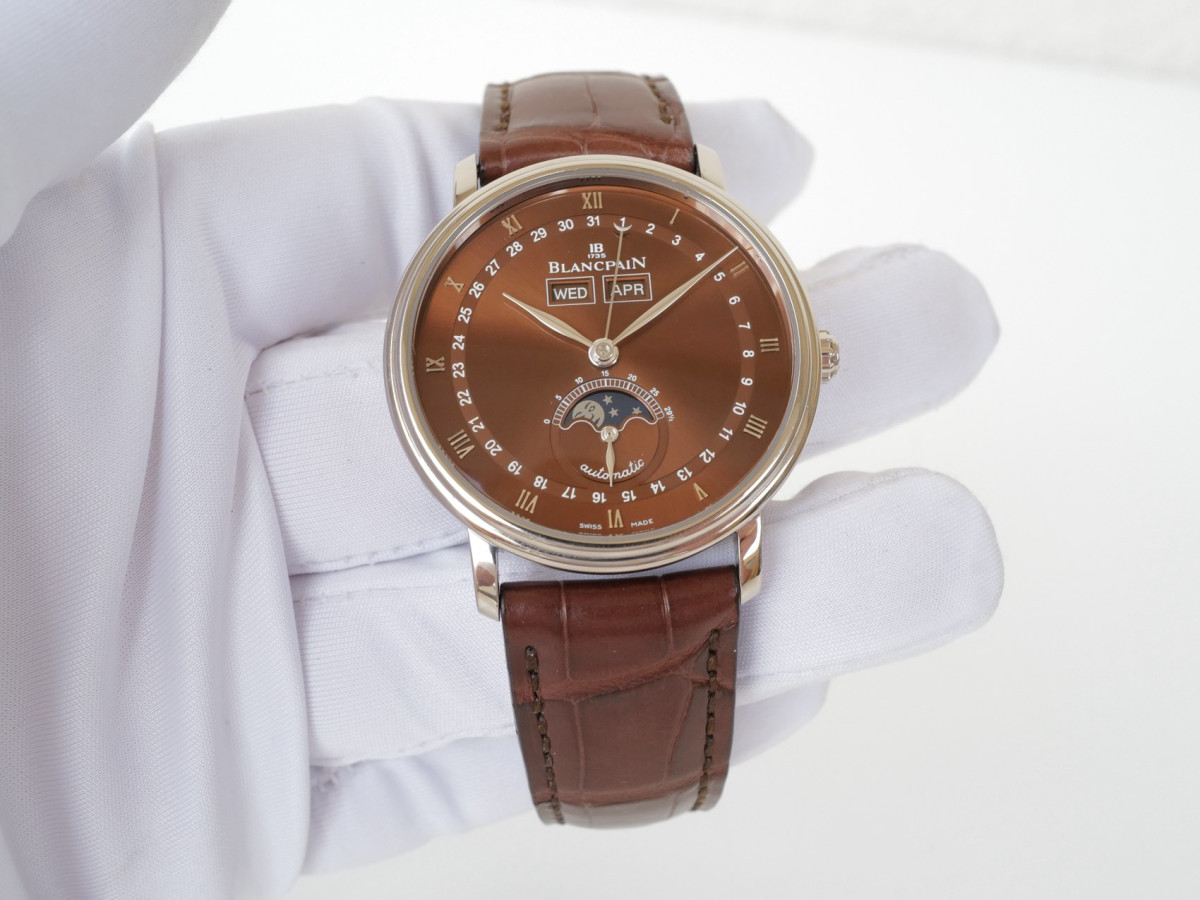 Швейцарские часы Blancpain Villeret Quantieme Triple Date Complete Calendar Moon Phase 18K White Gold Brown Dial