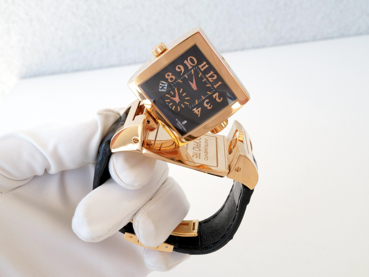 Швейцарские часы De Grisogono Instrumento Doppio Tre 18K Rose Gold