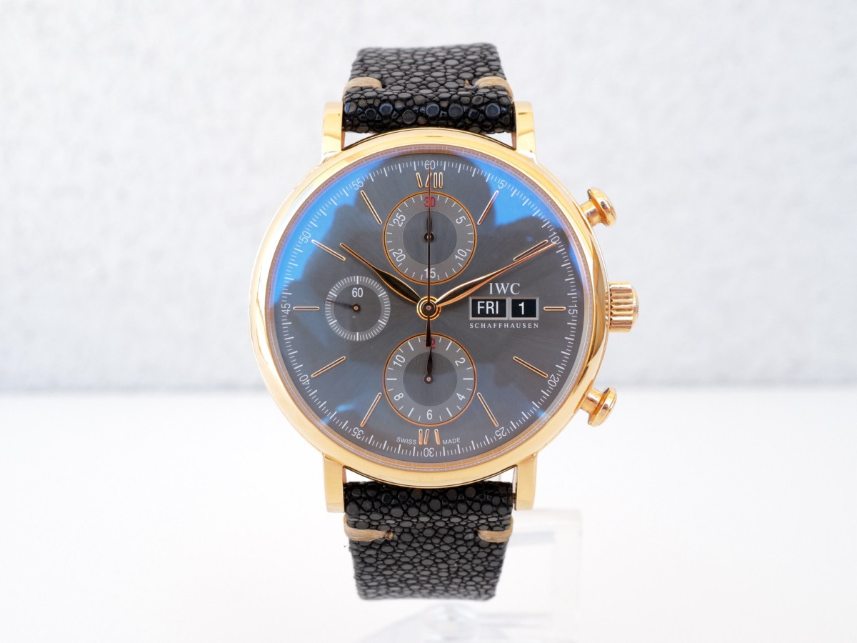 Швейцарський годинник IWC Portofino Chronograph 18K Rose Gold Grey Dial 42