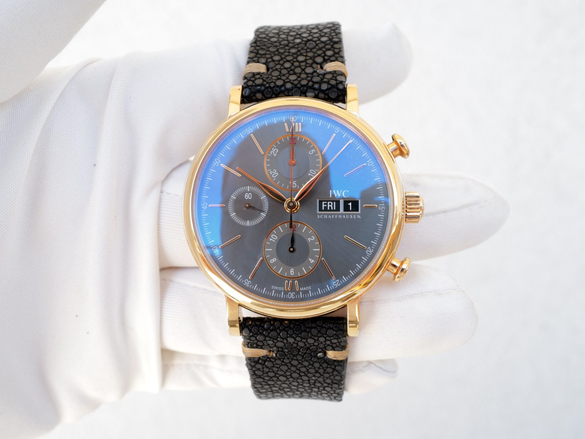 Швейцарський годинник IWC Portofino Chronograph 18K Rose Gold Grey Dial 42
