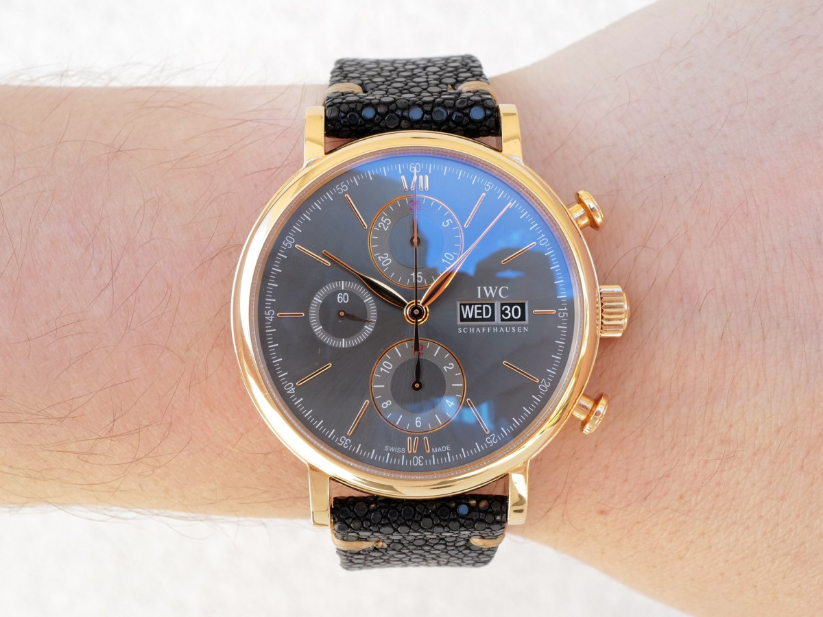 Швейцарський годинник IWC Portofino Chronograph 18K Rose Gold Grey Dial 42