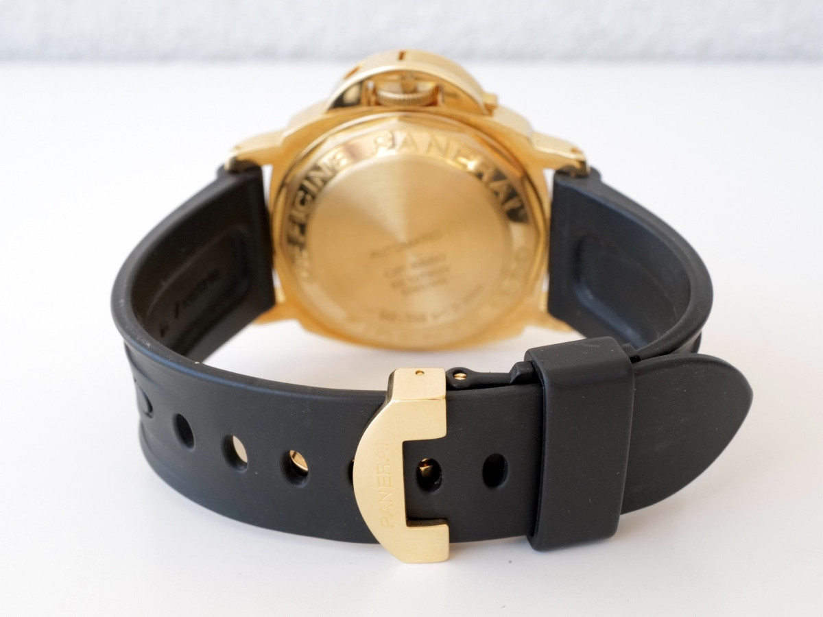 Швейцарський годинник Panerai Luminor Marina 18K Yellow Gold Carbon Dial Limited Edition 44