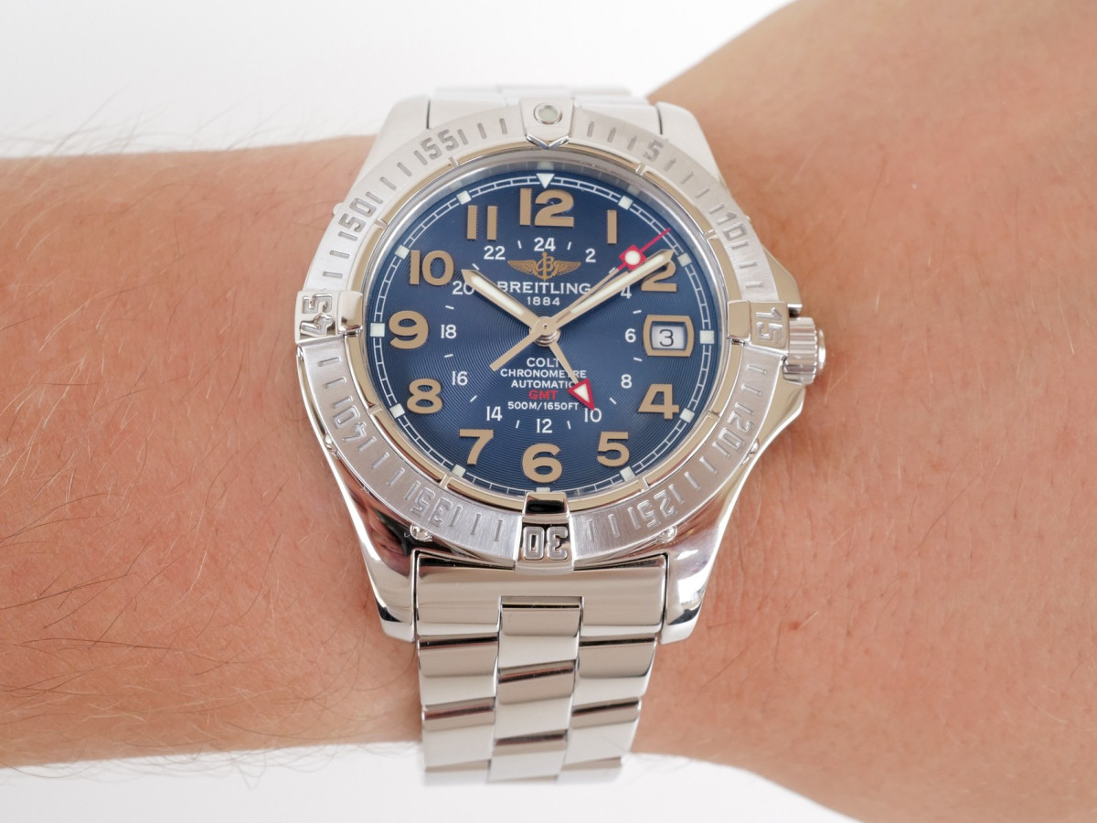 Швейцарские часы Breitling Colt GMT Blue Dial 40,5