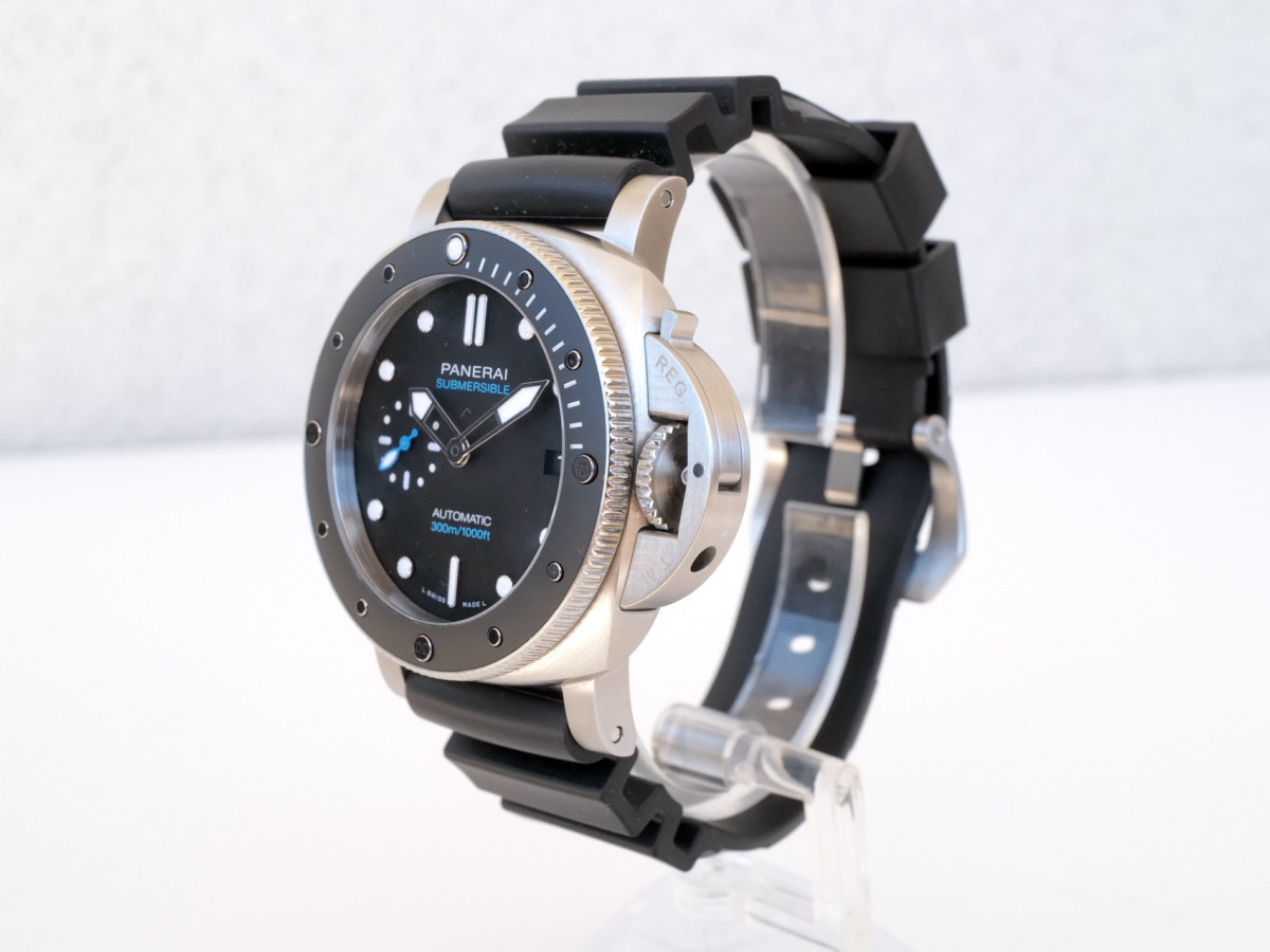 Swiss watch Panerai Submersible Automatic 42 (2023)