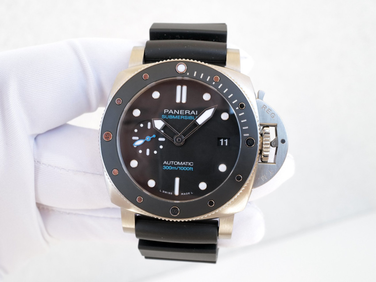 Swiss watch Panerai Submersible Automatic 42 (2023)