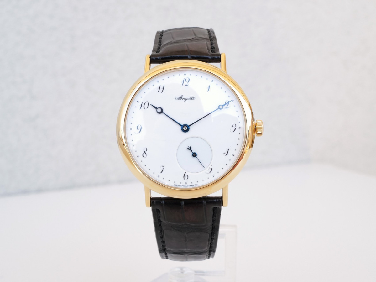 Швейцарський годинник Breguet Classique 18K Yellow Gold White Enamel Dial 40