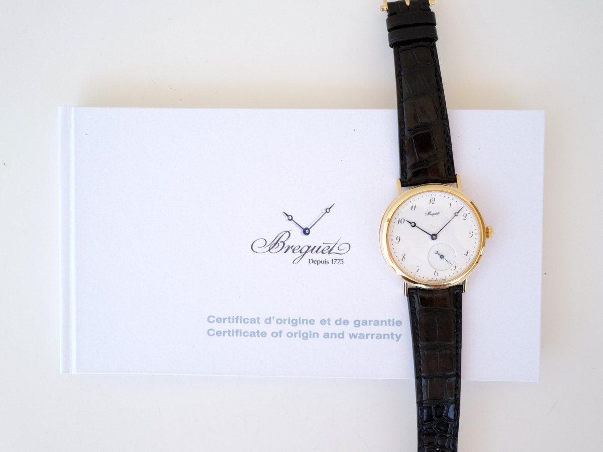 Швейцарський годинник Breguet Classique 18K Yellow Gold White Enamel Dial 40