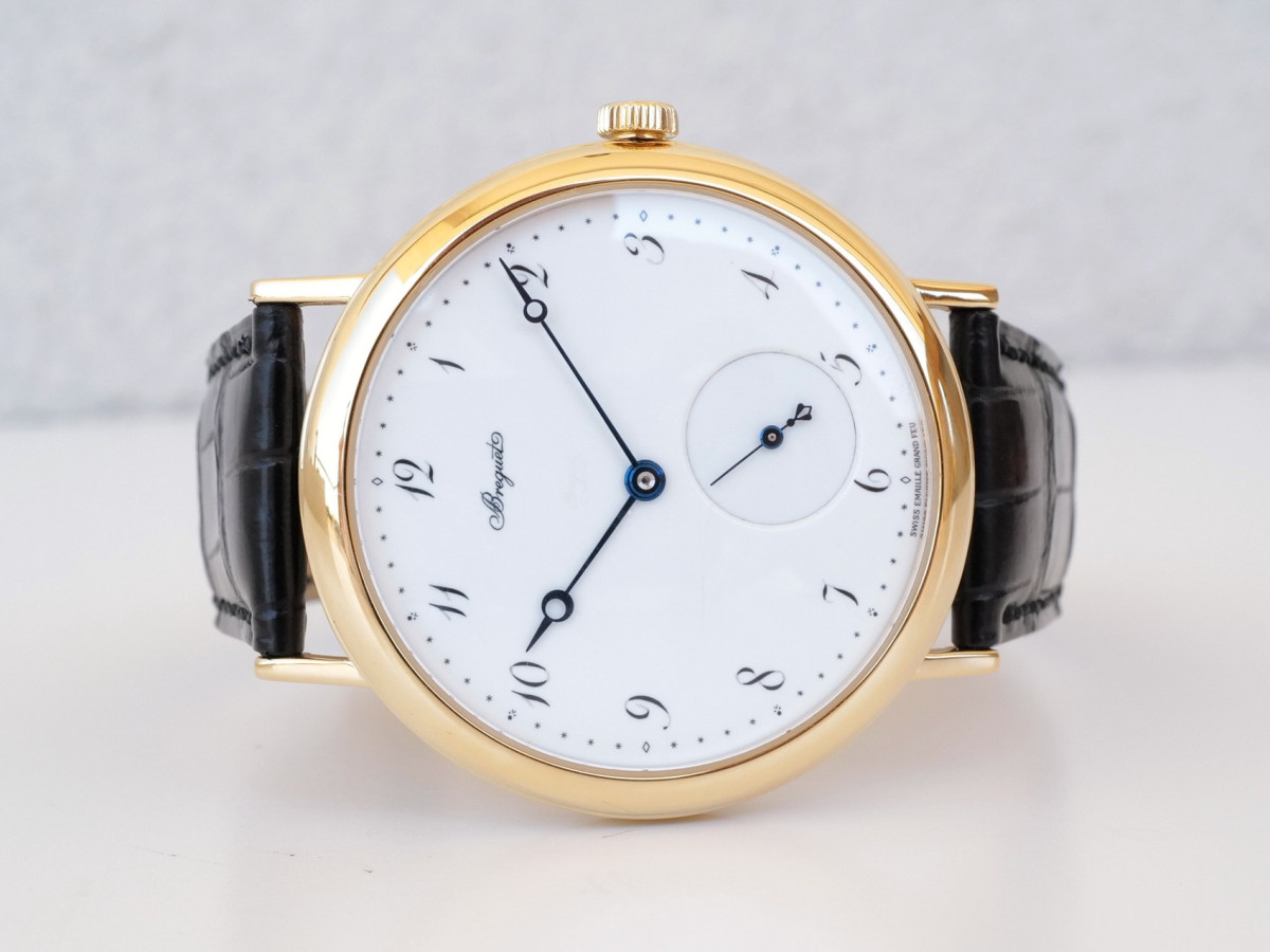 Швейцарський годинник Breguet Classique 18K Yellow Gold White Enamel Dial 40