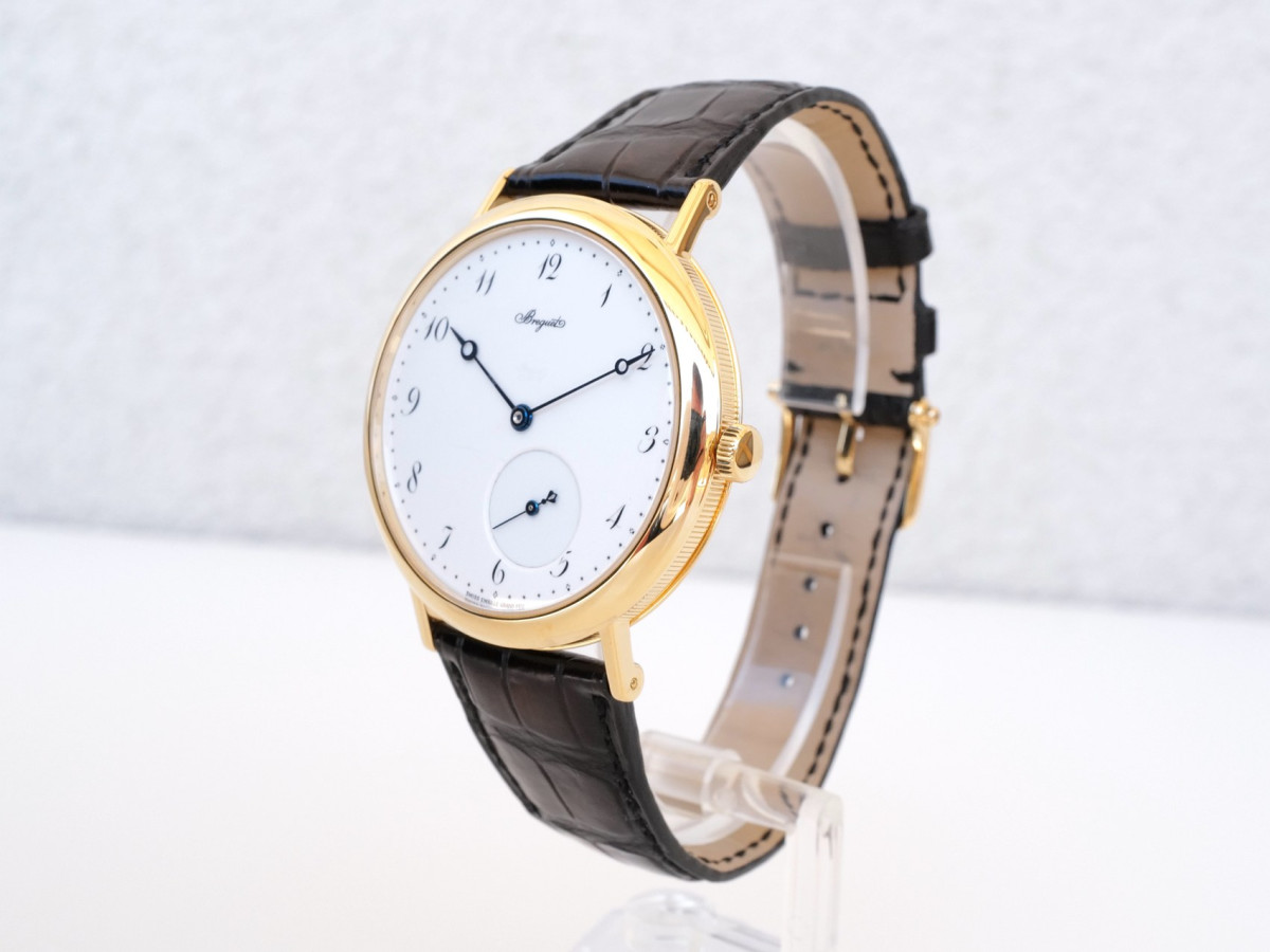 Швейцарський годинник Breguet Classique 18K Yellow Gold White Enamel Dial 40