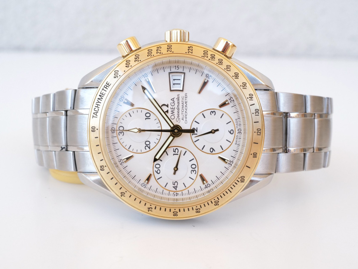 Швейцарские часы Omega Speedmaster Date Chronograph 18K Yellow Gold Steel 40