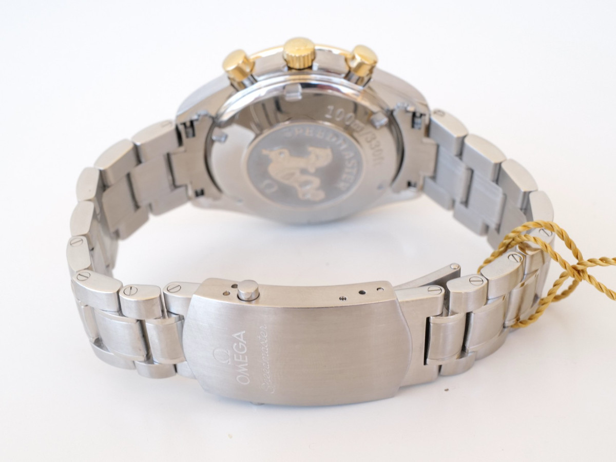 Швейцарские часы Omega Speedmaster Date Chronograph 18K Yellow Gold Steel 40