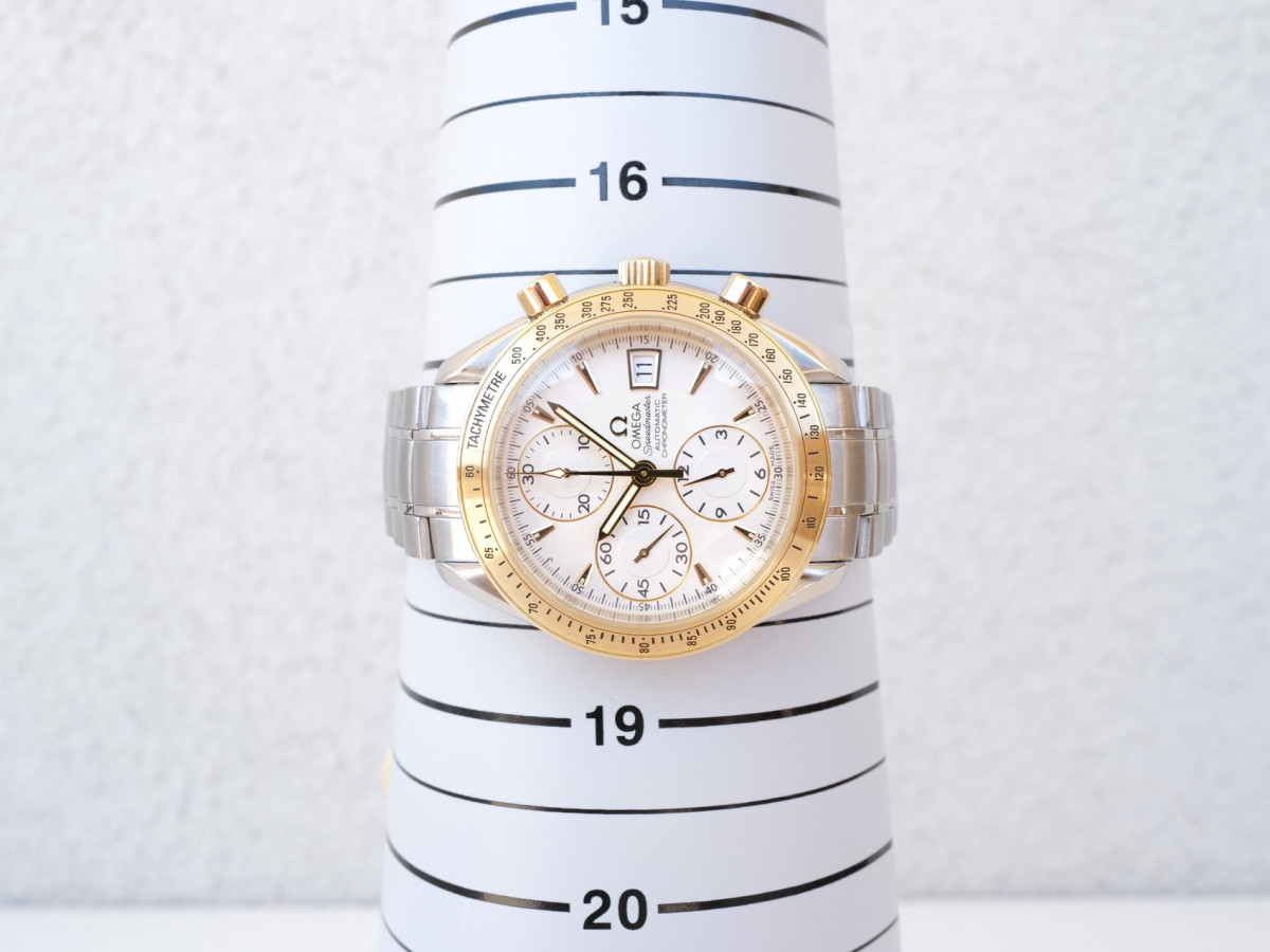 Швейцарские часы Omega Speedmaster Date Chronograph 18K Yellow Gold Steel 40