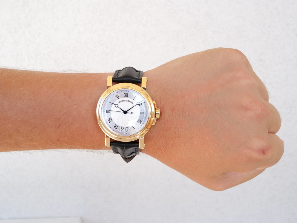 Швейцарський годинник Breguet Marine Big Date 18K Yellow Gold
