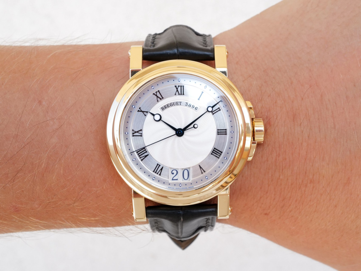 Швейцарський годинник Breguet Marine Big Date 18K Yellow Gold