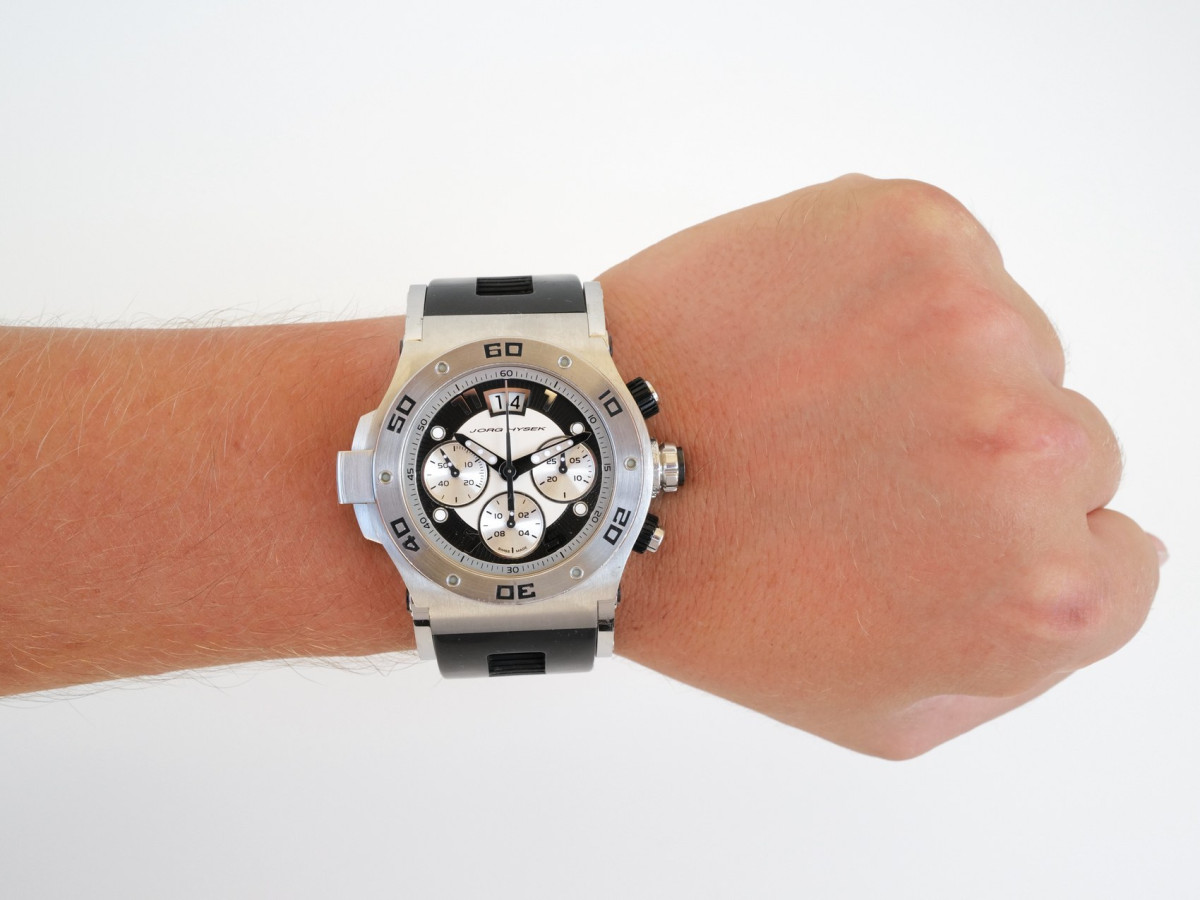 Швейцарський годинник Jorg Hysek Abyss Discoverer Chronograph 44