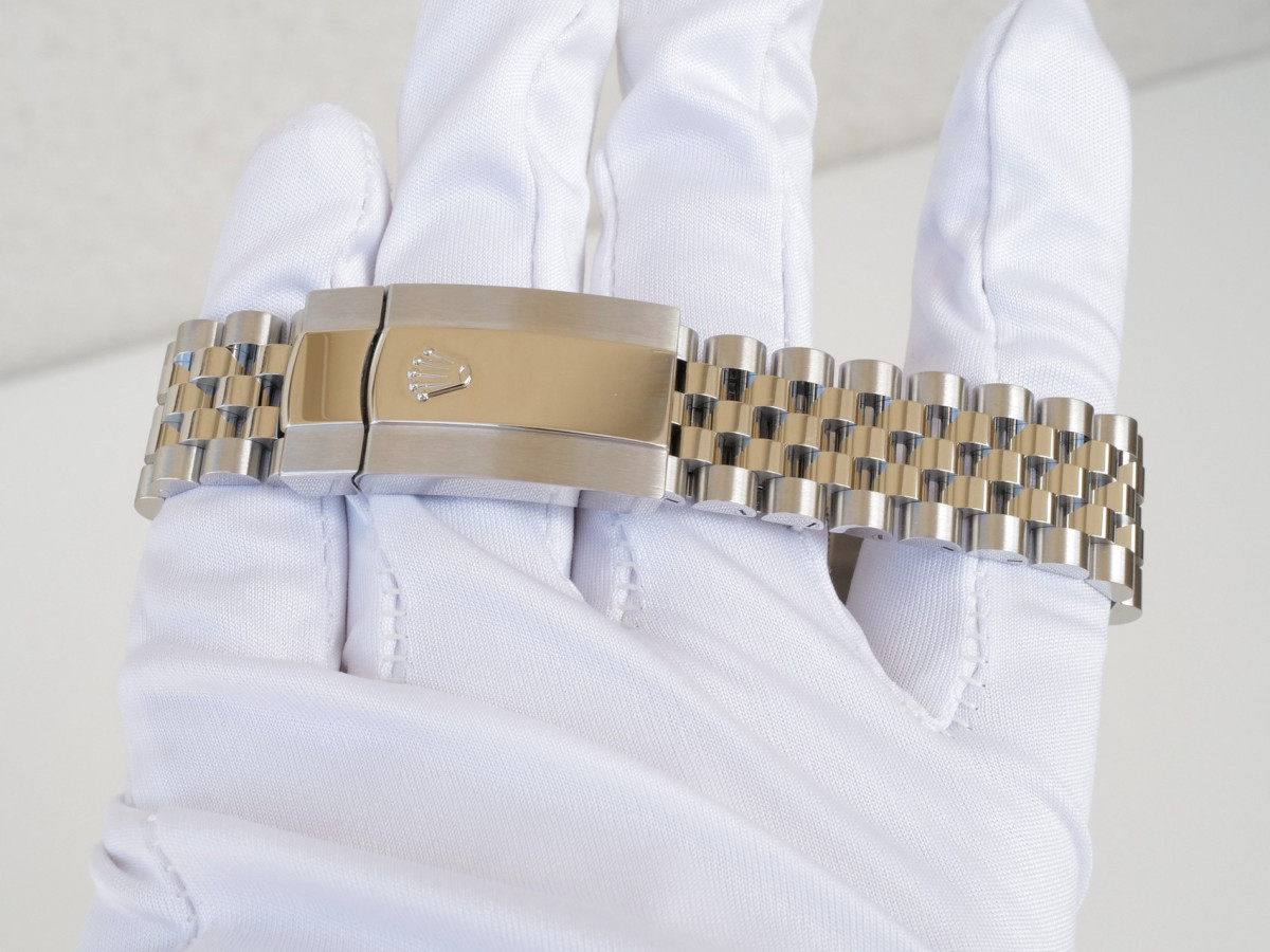 Швейцарський годинник Rolex Datejust 41 Blue Jubilee (2024)