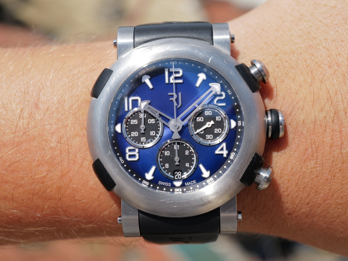 Швейцарський годинник Romain Jerome Arraw Titanium Blue 45