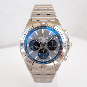 Швейцарський годинник Breitling Chronomat B01 Titanium Chronograph 42