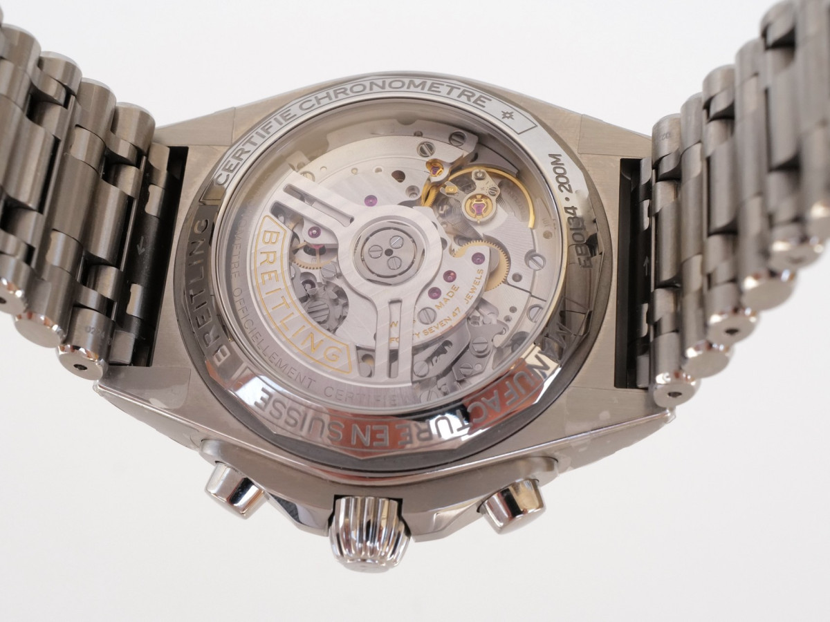 Швейцарские часы Breitling Chronomat B01 Titanium Chronograph 42