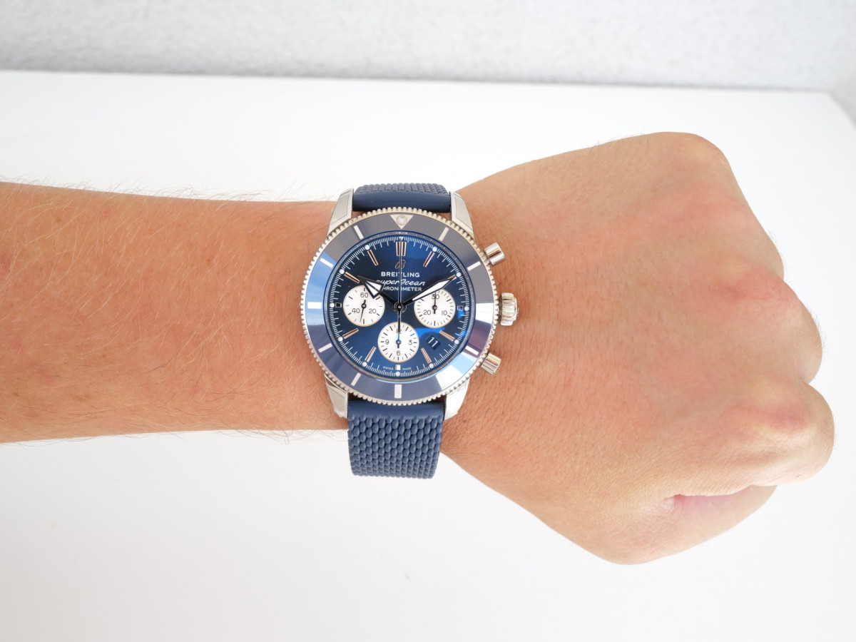 Швейцарские часы Breitling Superocean Heritage B01 Chronograph Blue 44