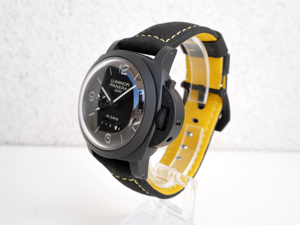 Швейцарський годинник Panerai Luminor 1950 10 Days GMT Power Reserve Black Ceramic 44