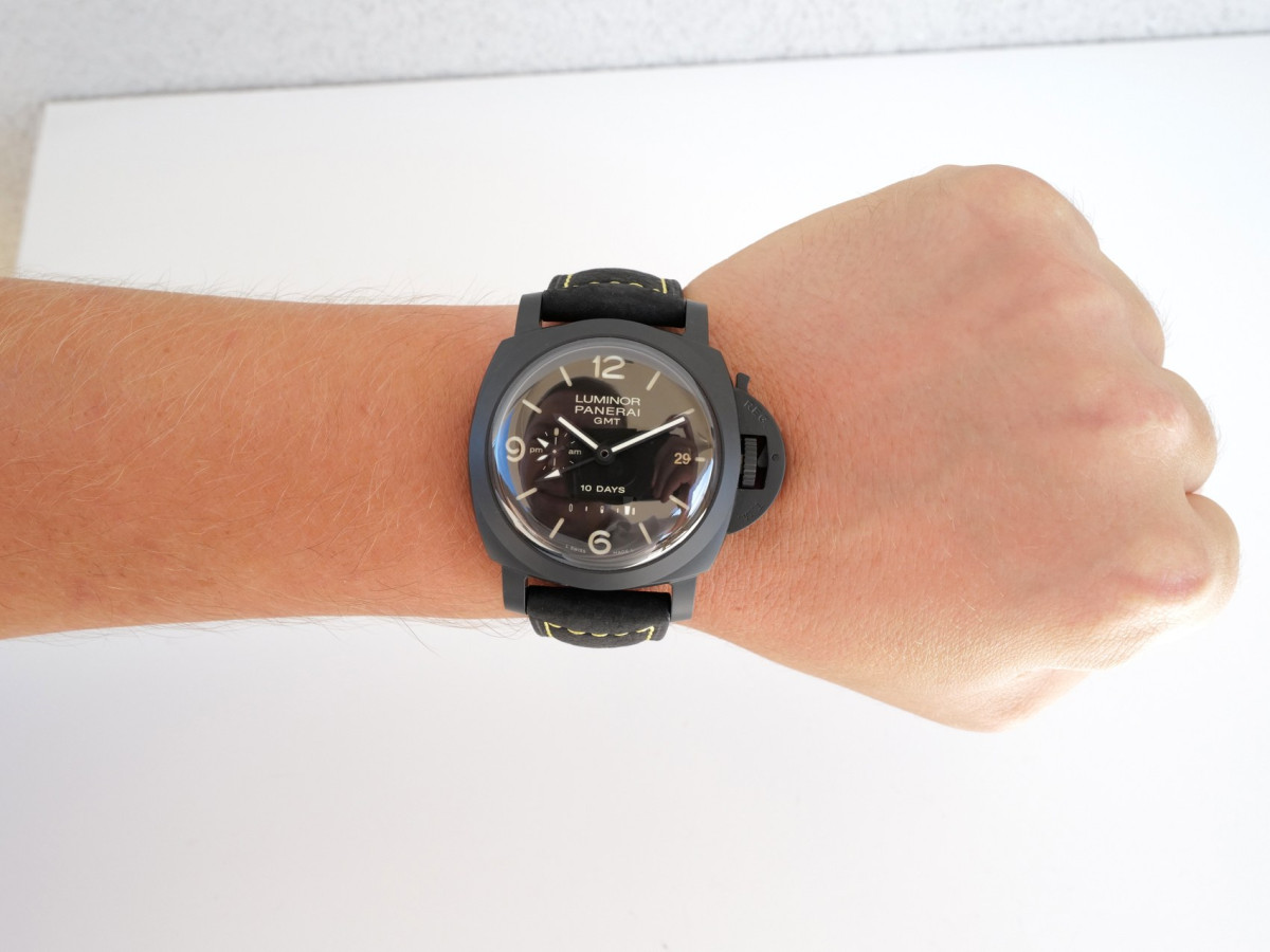 Швейцарський годинник Panerai Luminor 1950 10 Days GMT Power Reserve Black Ceramic 44