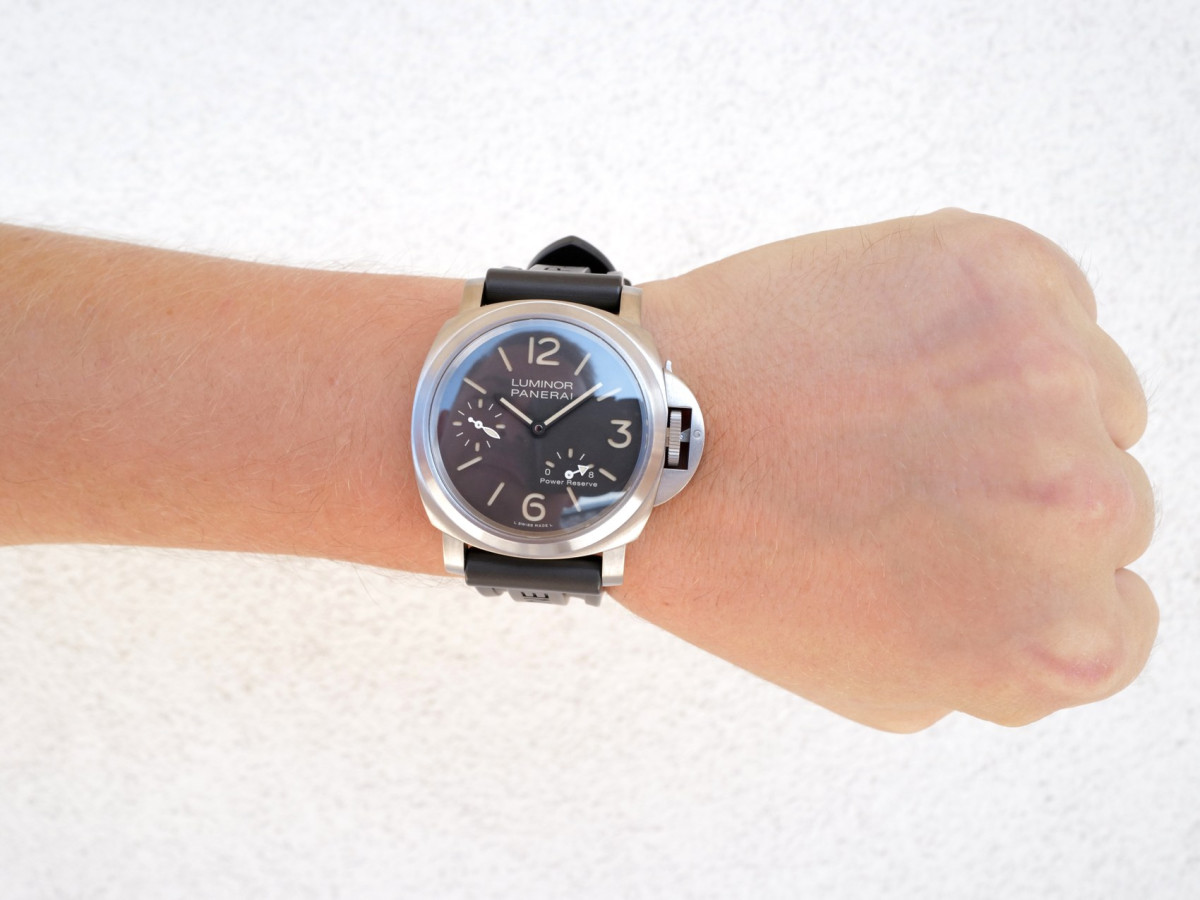 Швейцарские часы Panerai Luminor 8 Days Power Reserve Titanium 44