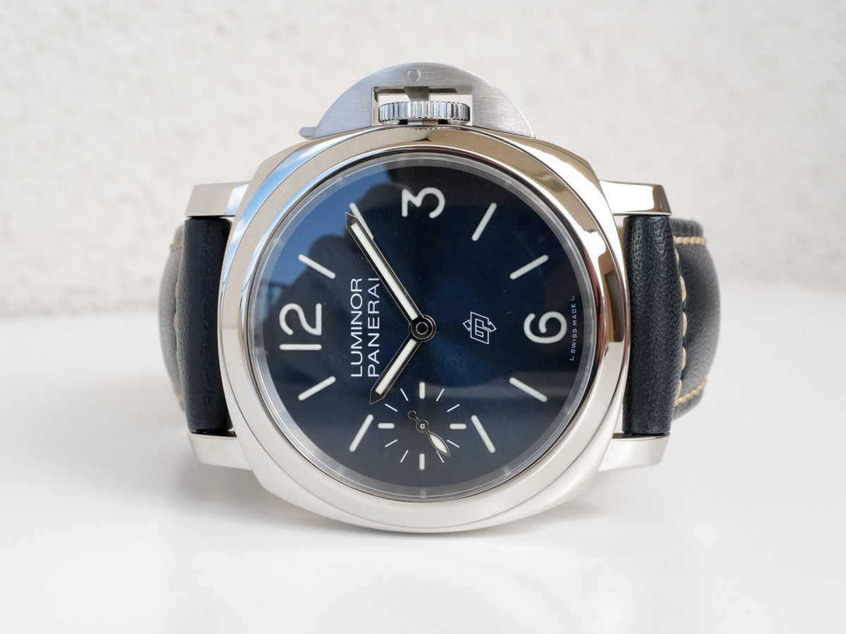 Швейцарские часы Panerai Luminor Blue Mare 44