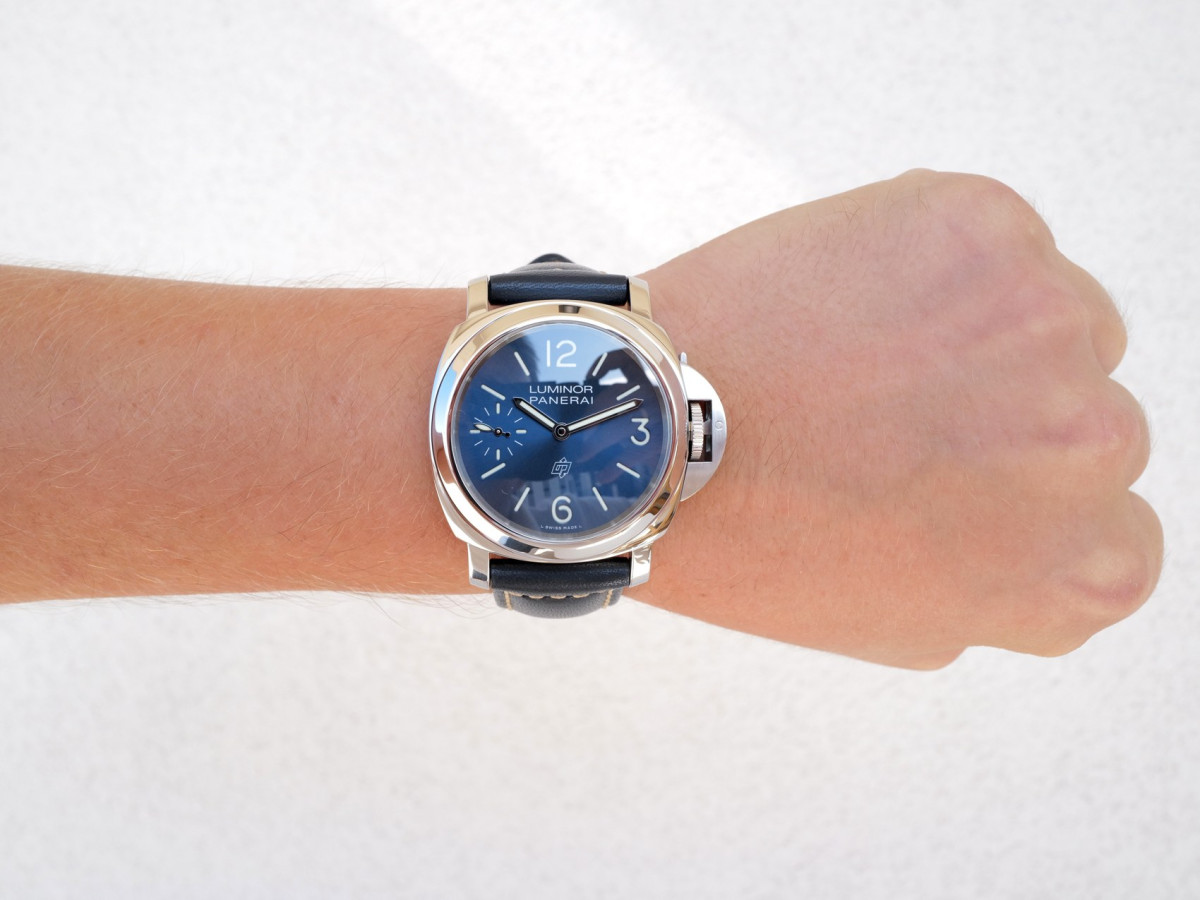 Швейцарские часы Panerai Luminor Blue Mare 44