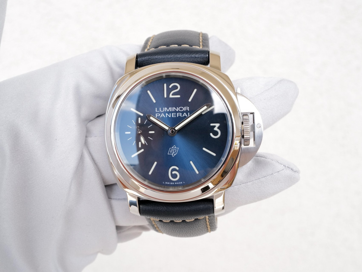 Швейцарские часы Panerai Luminor Blue Mare 44