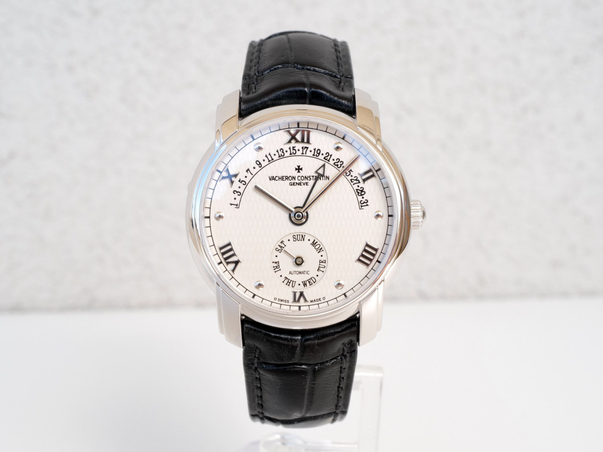 Швейцарские часы Vacheron Constantin 31 Day Retrograde 18K White Gold 37