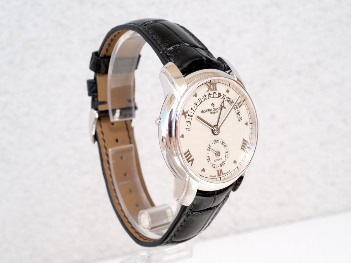 Швейцарские часы Vacheron Constantin 31 Day Retrograde 18K White Gold 37