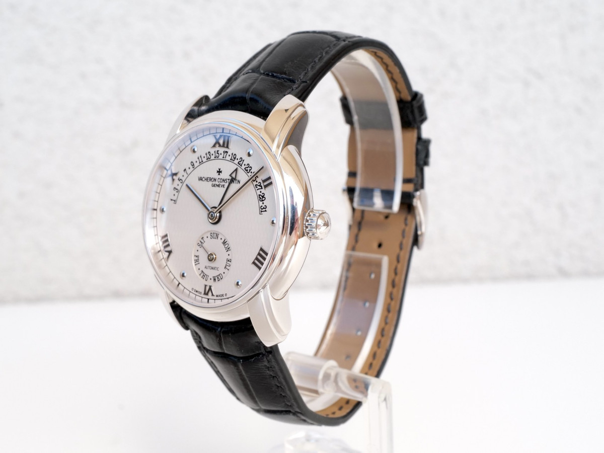 Швейцарские часы Vacheron Constantin 31 Day Retrograde 18K White Gold 37
