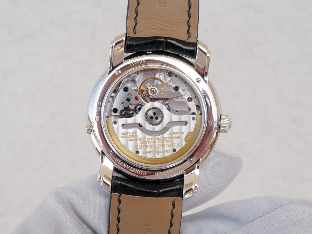 Швейцарские часы Vacheron Constantin 31 Day Retrograde 18K White Gold 37