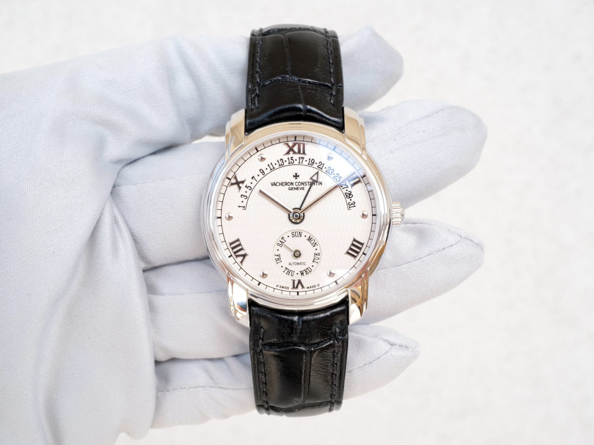 Швейцарские часы Vacheron Constantin 31 Day Retrograde 18K White Gold 37