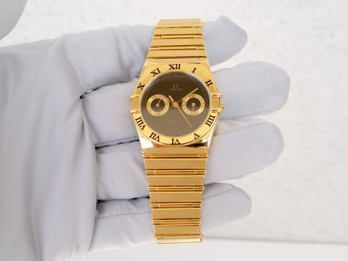 Швейцарские часы Omega Constellation 18K Yellow Gold Black Dial 33