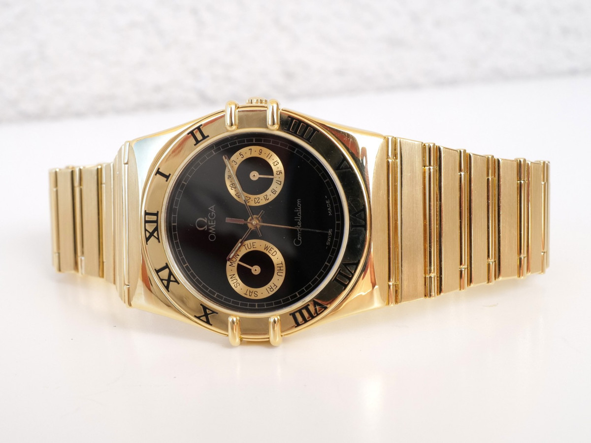 Швейцарские часы Omega Constellation 18K Yellow Gold Black Dial 33