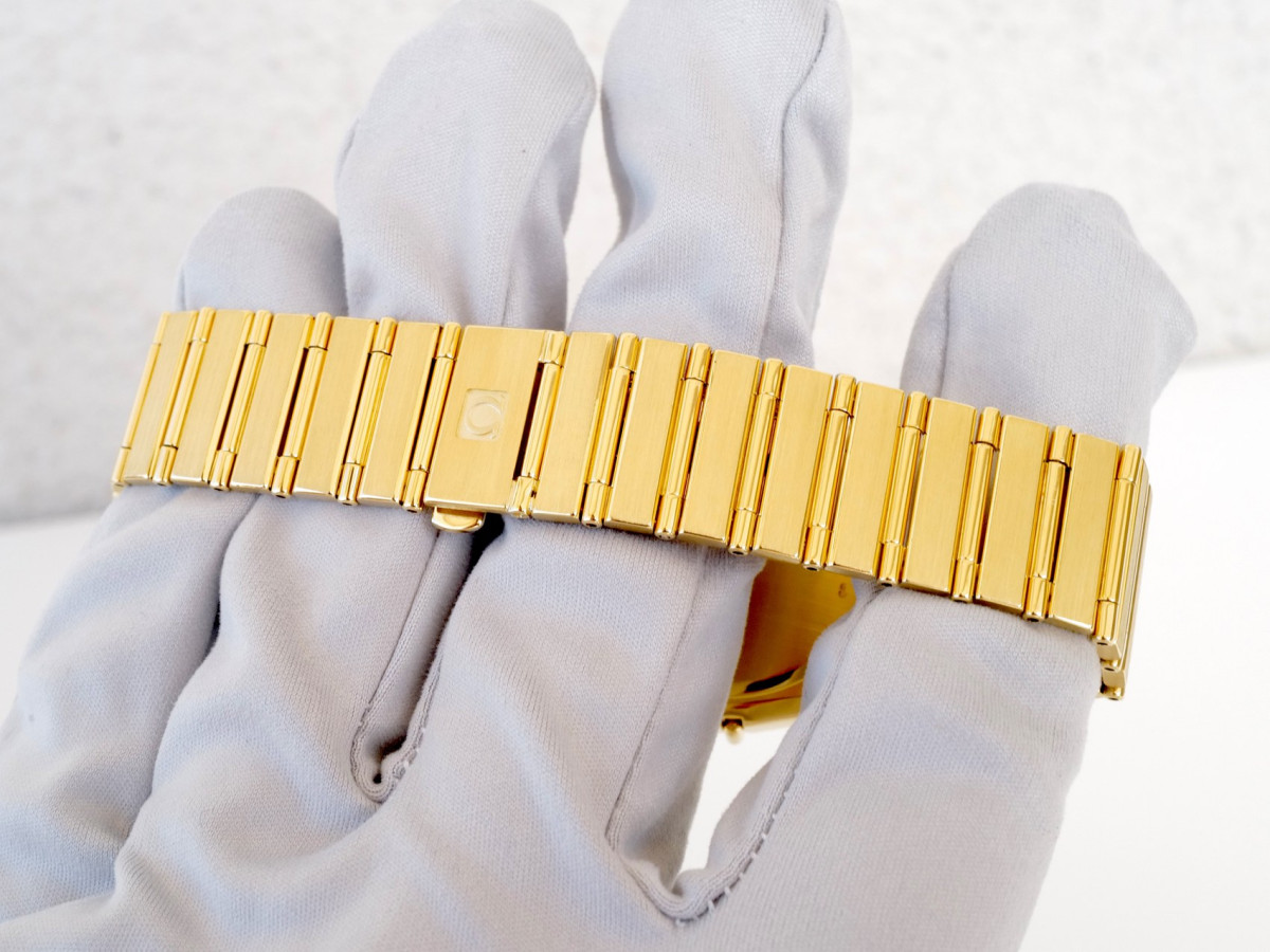 Швейцарские часы Omega Constellation 18K Yellow Gold Black Dial 33