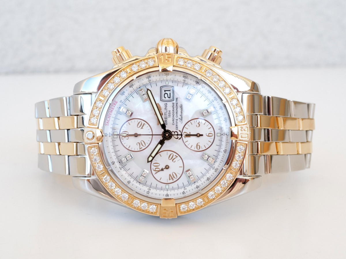 Швейцарський годинник Breitling Chronomat Evolution 18K Rose Gold Steel MOP Diamonds 44