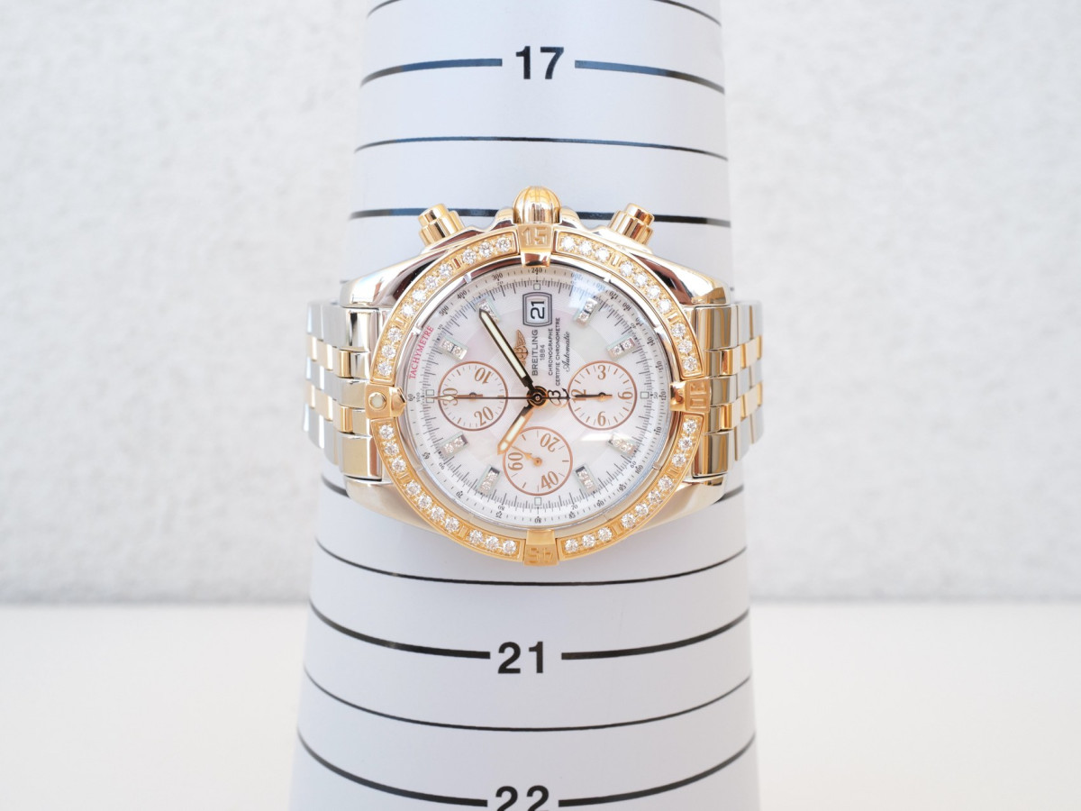 Швейцарський годинник Breitling Chronomat Evolution 18K Rose Gold Steel MOP Diamonds 44