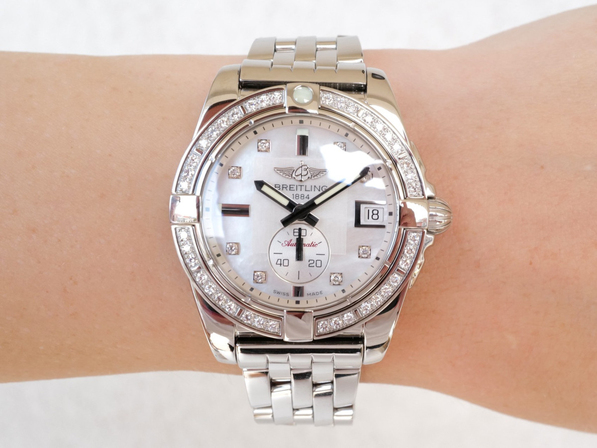 Швейцарские часы Breitling Galactic 36 MOP Diamond Dial