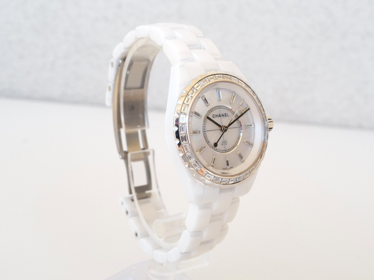 Швейцарський годинник Chanel J12 Jewellery 3ct Baguette Diamonds 33