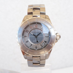 Швейцарський годинник Chanel J12 Automatic Gray Titanium Ceramic 38