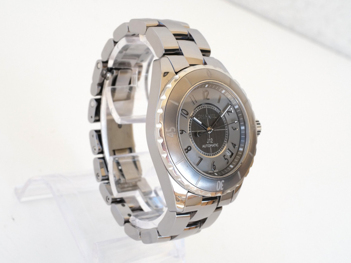 Швейцарський годинник Chanel J12 Automatic Gray Titanium Ceramic 38