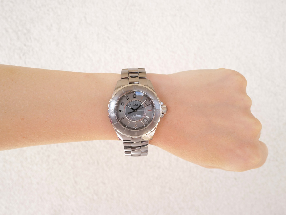 Швейцарський годинник Chanel J12 Automatic Gray Titanium Ceramic 38